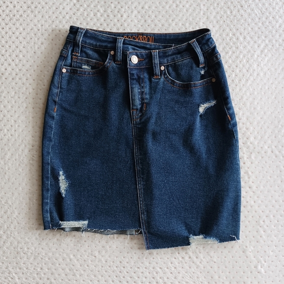 Rock& Roll cowgirl Distressed Jean skirt brand new with tags - Picture 13 of 14
